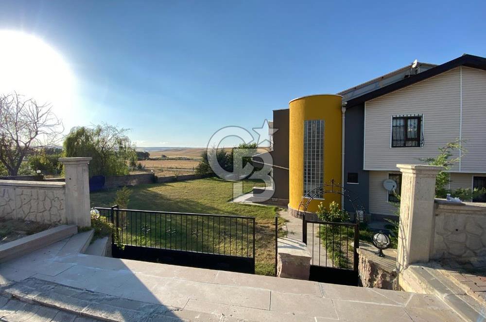 ÖzÇağla Sitesi 2 Katlı Villa, 5 Dönüm Arsa ile Birlikte Satılık 