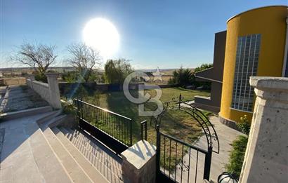 ÖzÇağla Sitesi 2 Katlı Villa, 5 Dönüm Arsa ile Birlikte Satılık 