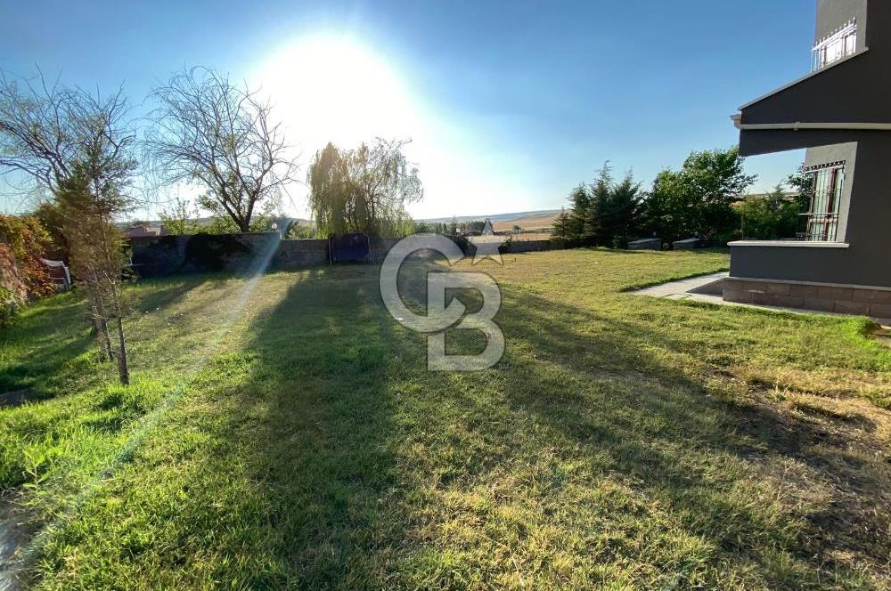 ÖzÇağla Sitesi 2 Katlı Villa, 5 Dönüm Arsa ile Birlikte Satılık 