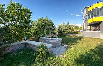 ÖzÇağla Sitesi 2 Katlı Villa, 5 Dönüm Arsa ile Birlikte Satılık 