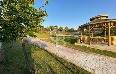 ÖzÇağla Sitesi 2 Katlı Villa, 5 Dönüm Arsa ile Birlikte Satılık 