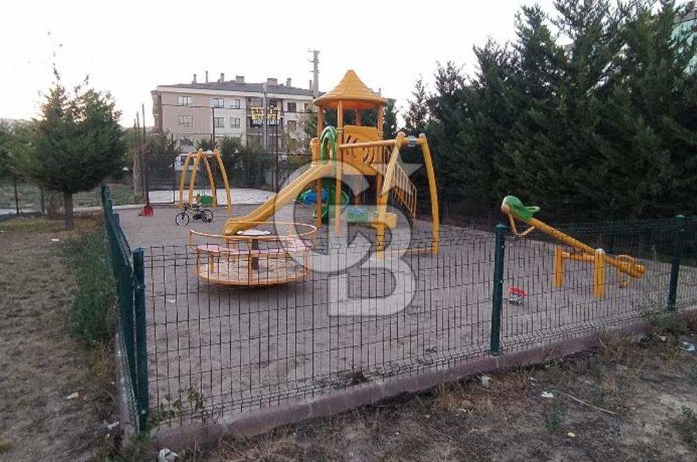 STADYUM YAKINI SİTE İÇİ GENİŞ VE KULLANIŞLI SATILIK DAİRE