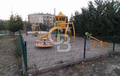 STADYUM YAKINI SİTE İÇİ GENİŞ VE KULLANIŞLI SATILIK DAİRE
