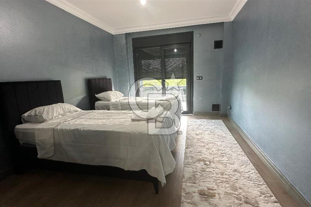Şile de Denize 700 m Mesafede 470m2 Arsaya Kurulu Satılık Villa