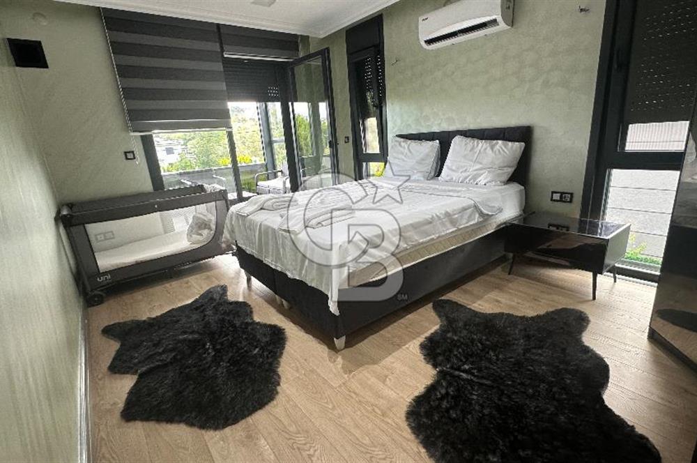 Şile de Denize 700 m Mesafede 470m2 Arsaya Kurulu Satılık Villa