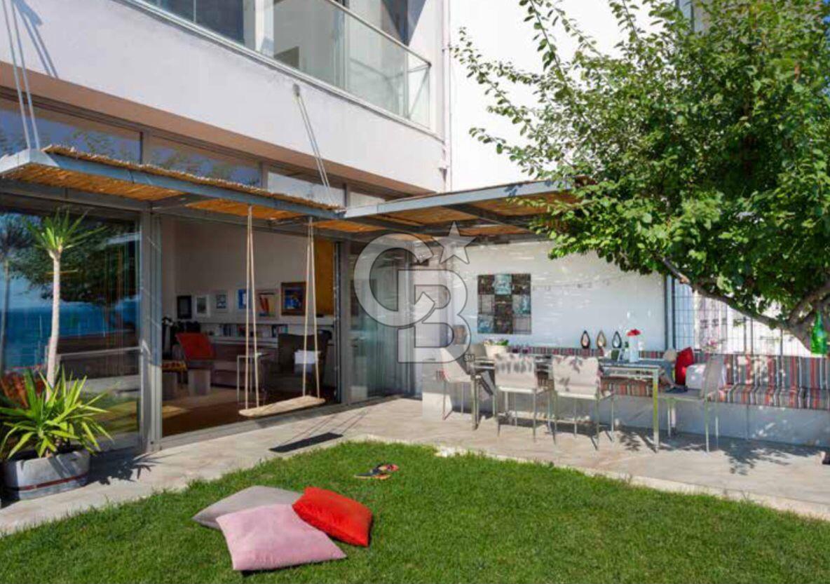 BÜYÜKÇEKMECE GÜZELCE MAHALLESİNDE SATILIK VİLLA