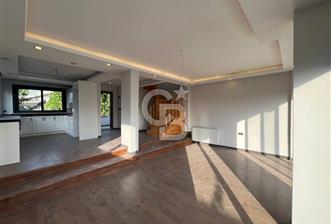 GÜRPINAR'DA PANORAMİC DENİZ MANZARALI 6+2 TRİPLEX  VİLLA