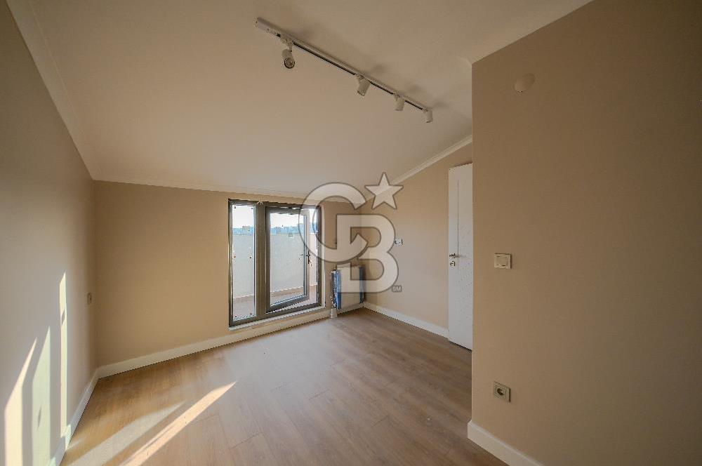 Panaromik Manzaralı Satılık 3+1 Teraslı Çatı Dubleks Daire