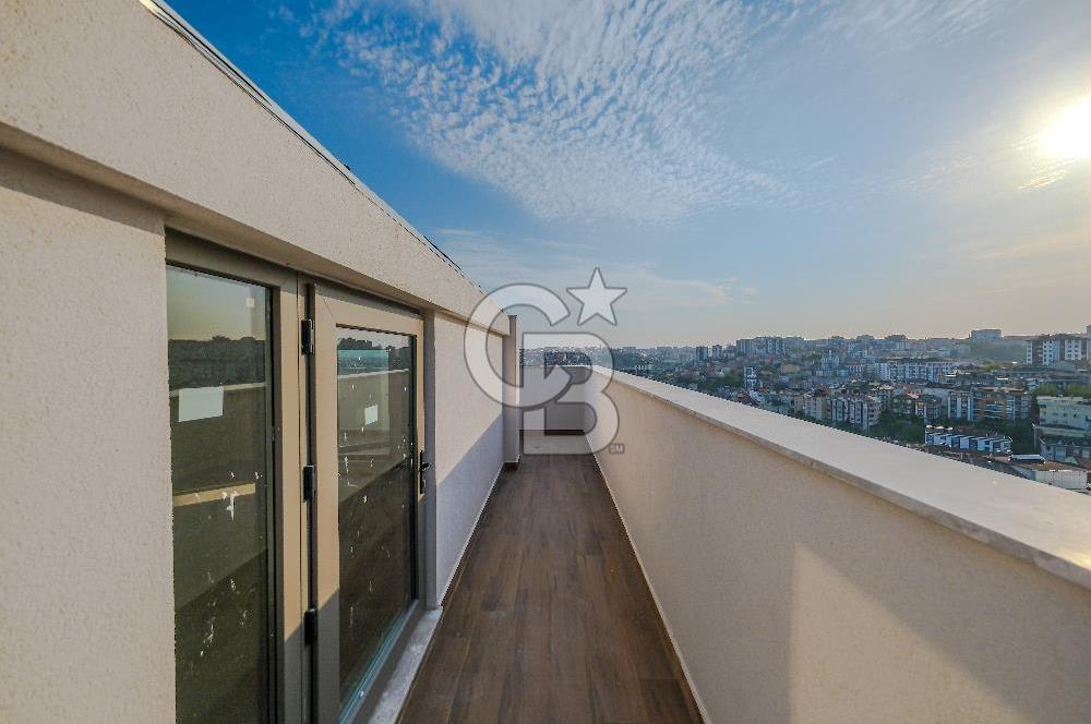Panaromik Manzaralı Satılık 3+1 Teraslı Çatı Dubleks Daire
