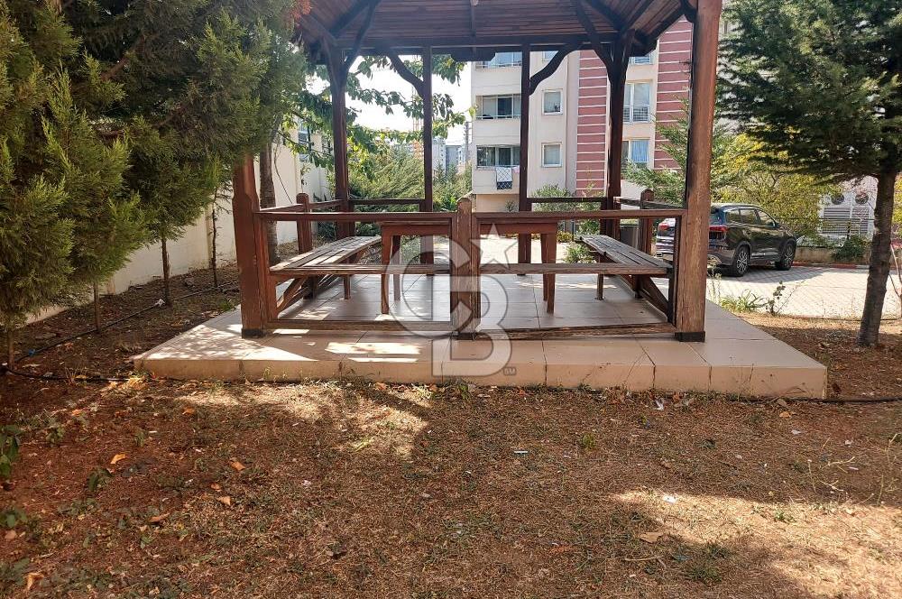 Yenikent'in (Mutlukent) merkezi Çınar konutlarında satılık 3+1