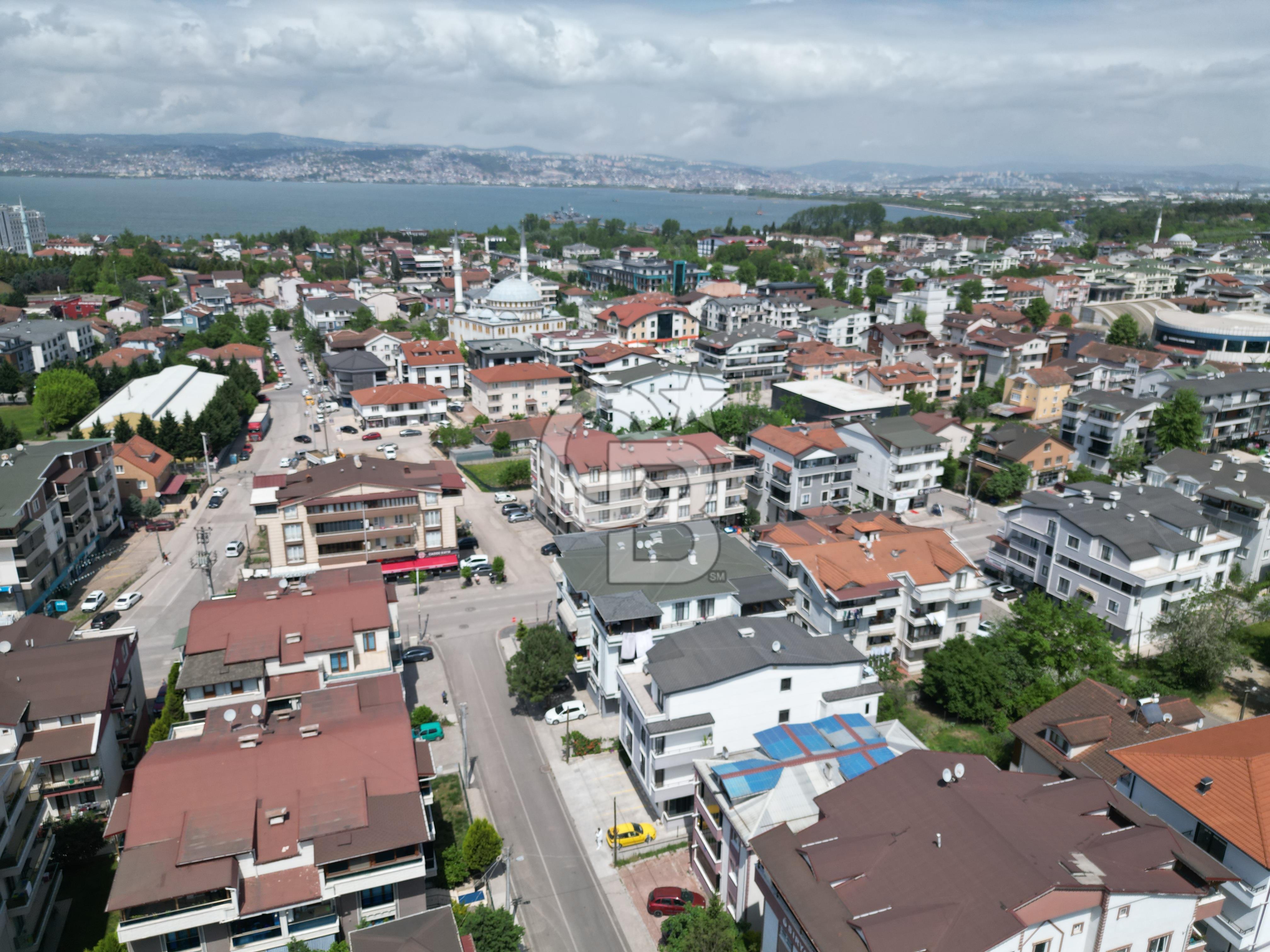 YÜZBAŞILAR BARIŞ SİTESİNDE ARAKAT KİRALIK DAİRE KAPALI OTOPARKLI