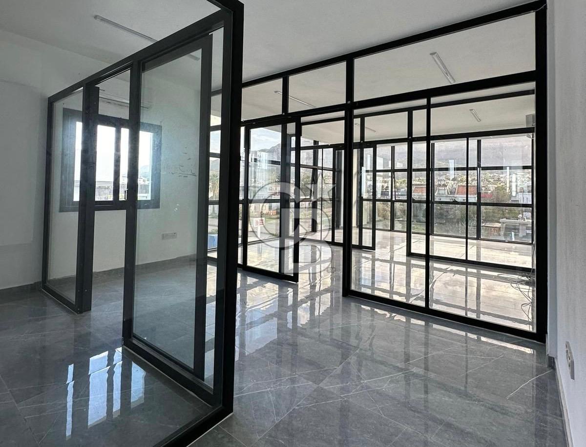 KKTC Girne Alsancak Bölgesinde Ana Cadde Üzeri Yeni Binada Kiralık Ofis