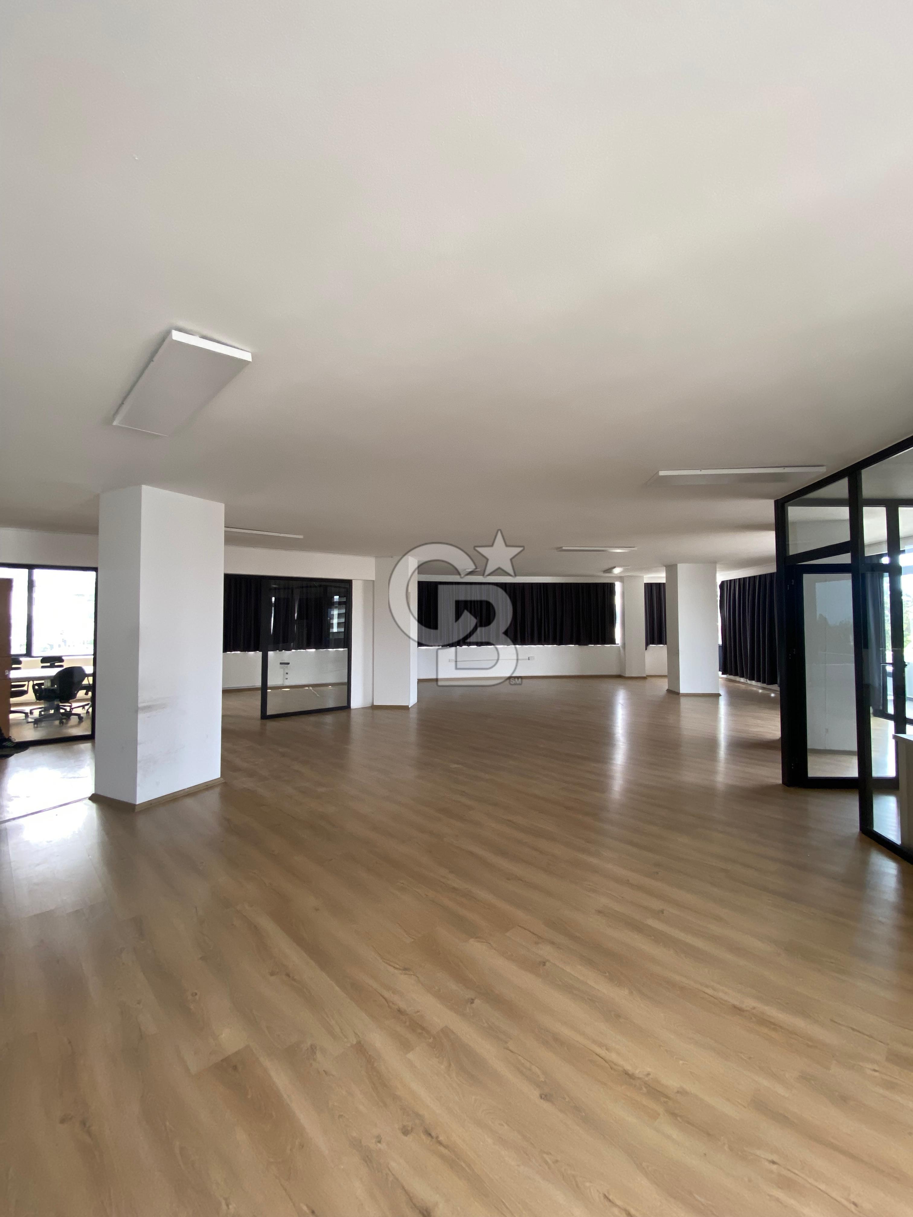 KKTC Girne Merkez'de Yeni İş Binasında Kiralık Ofis