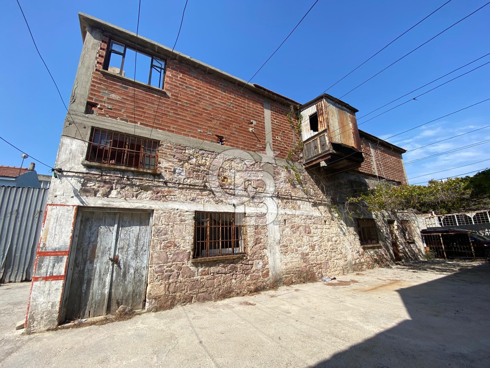 Ayvalık Merkezde Satılık Eski Fabrika Binası