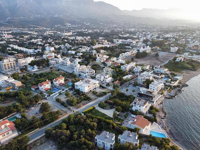 KKTC Girne Karaoğlanoğlu'ndan Site İçerisinde Denize 100 Metre Satılık 1+1 Penthouse