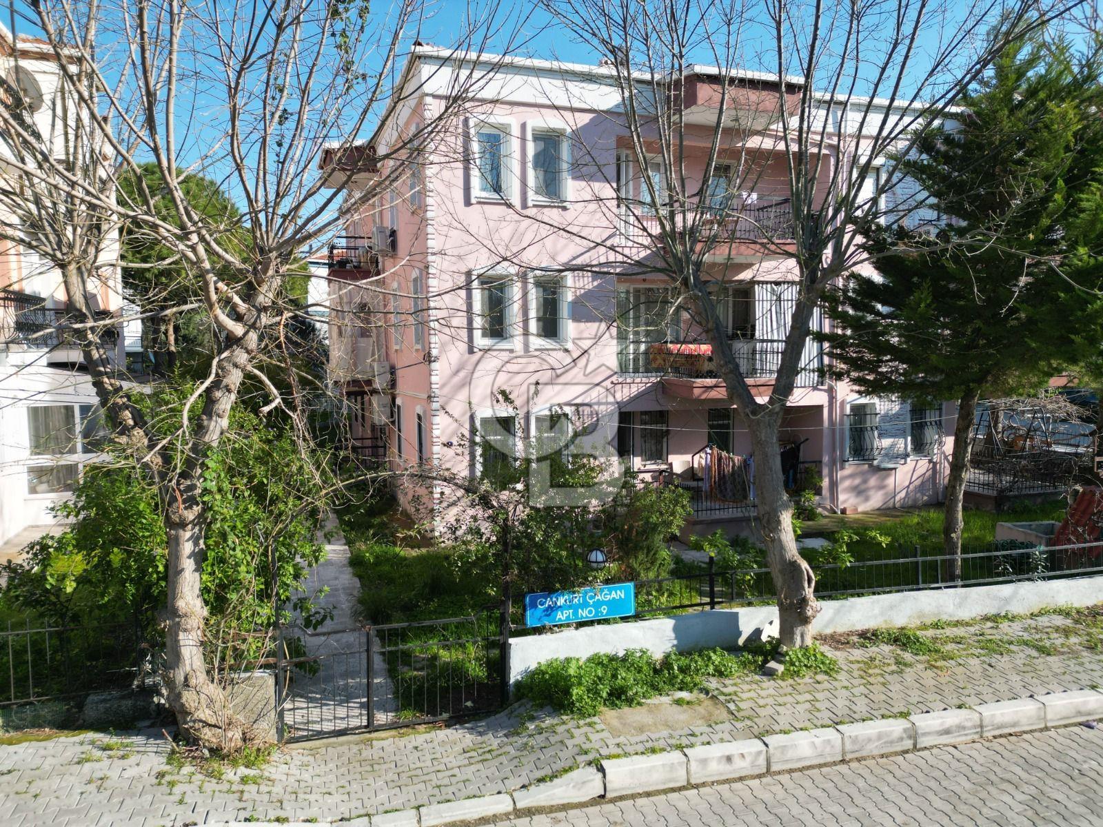 Foça Atatürk Mahallesinde Satılık 2+1 Daire