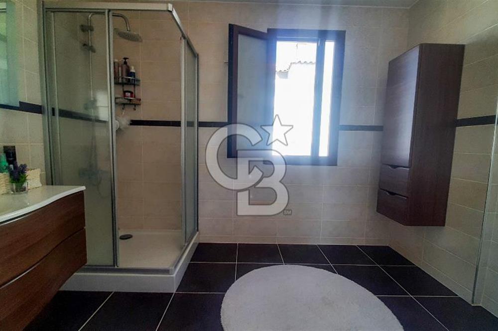 Çeşme Alaçatı’da Satılık Tam Müstakil Villa