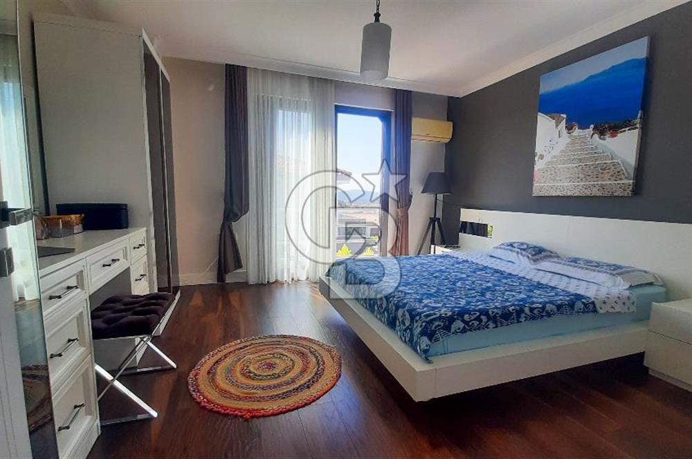 Çeşme Alaçatı’da Satılık Tam Müstakil Villa