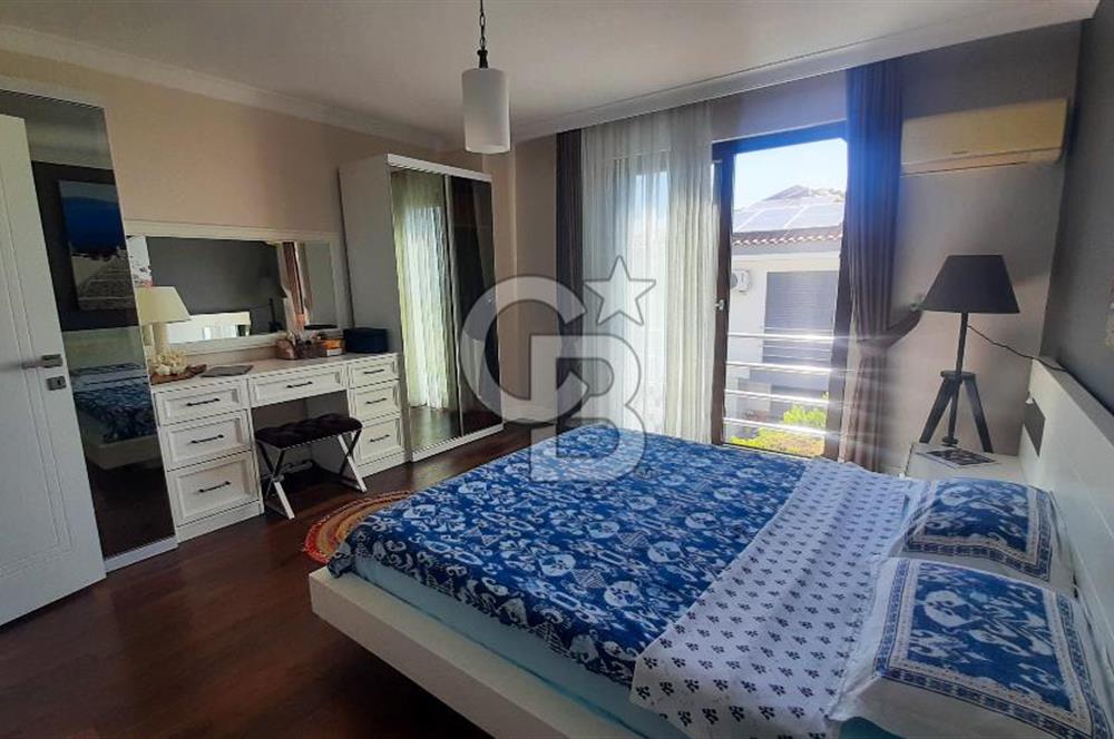 Çeşme Alaçatı’da Satılık Tam Müstakil Villa