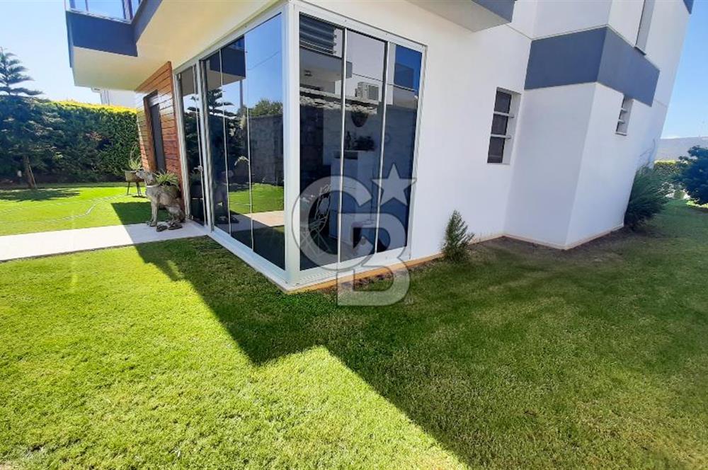 Çeşme Alaçatı’da Satılık Tam Müstakil Villa