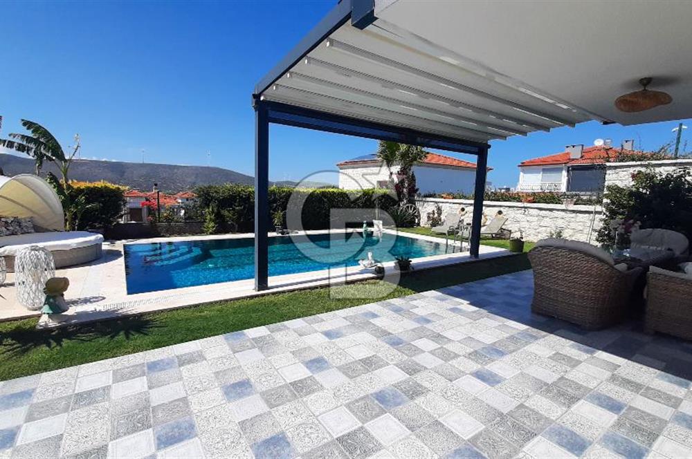 Çeşme Alaçatı’da Satılık Tam Müstakil Villa