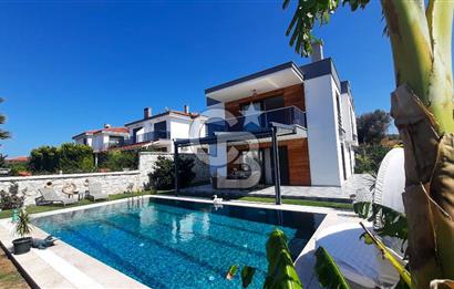 Çeşme Alaçatı’da Satılık Tam Müstakil Villa