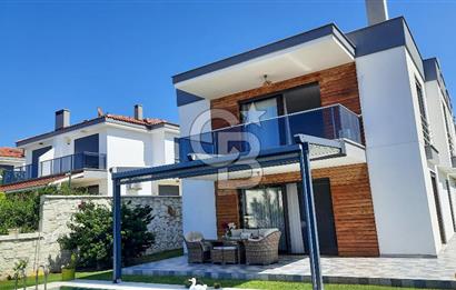 Çeşme Alaçatı’da Satılık Tam Müstakil Villa