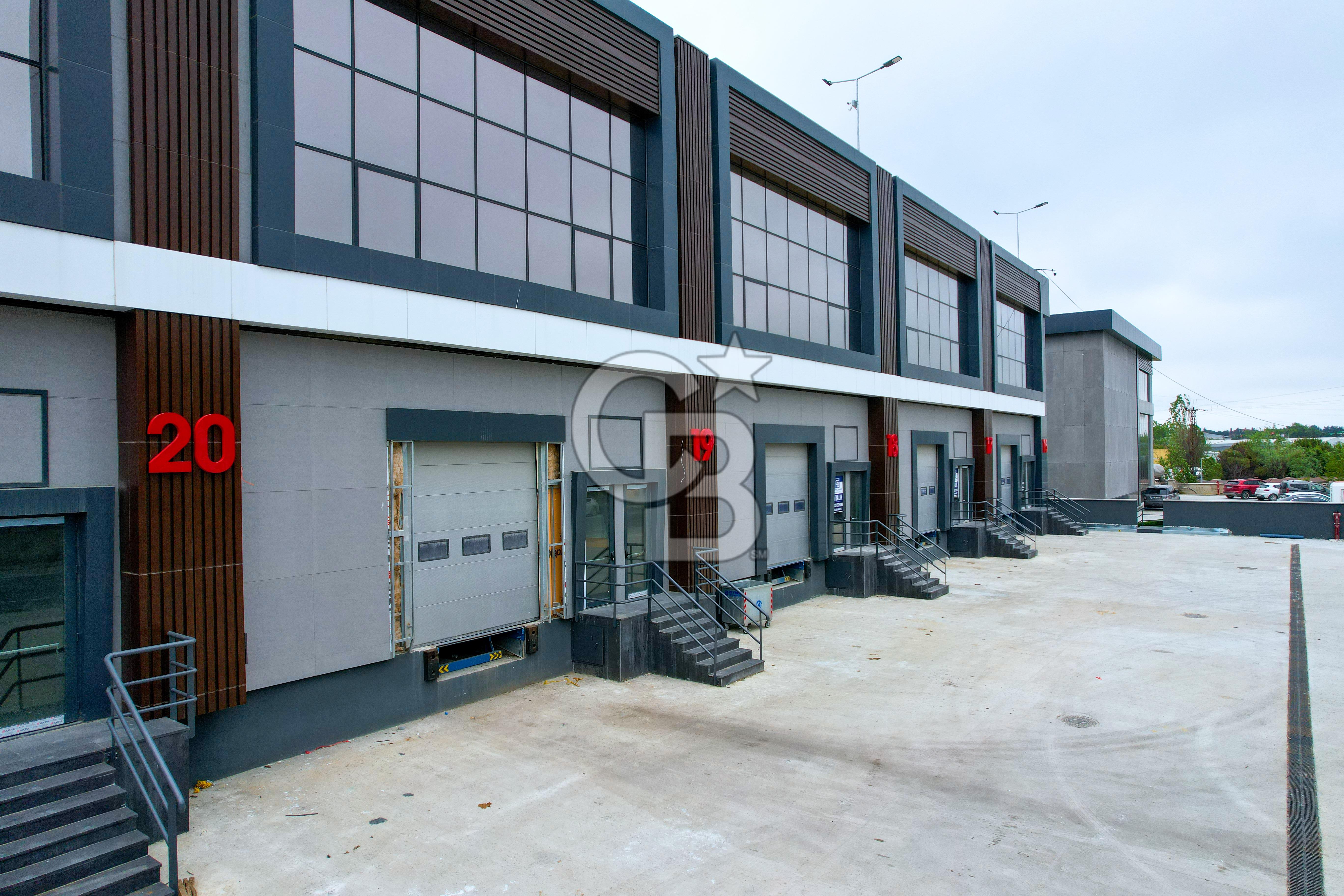 Esenyurt 567 m² H:11,50 Taşınmaya Hazır Tır Rampalı İmalathane