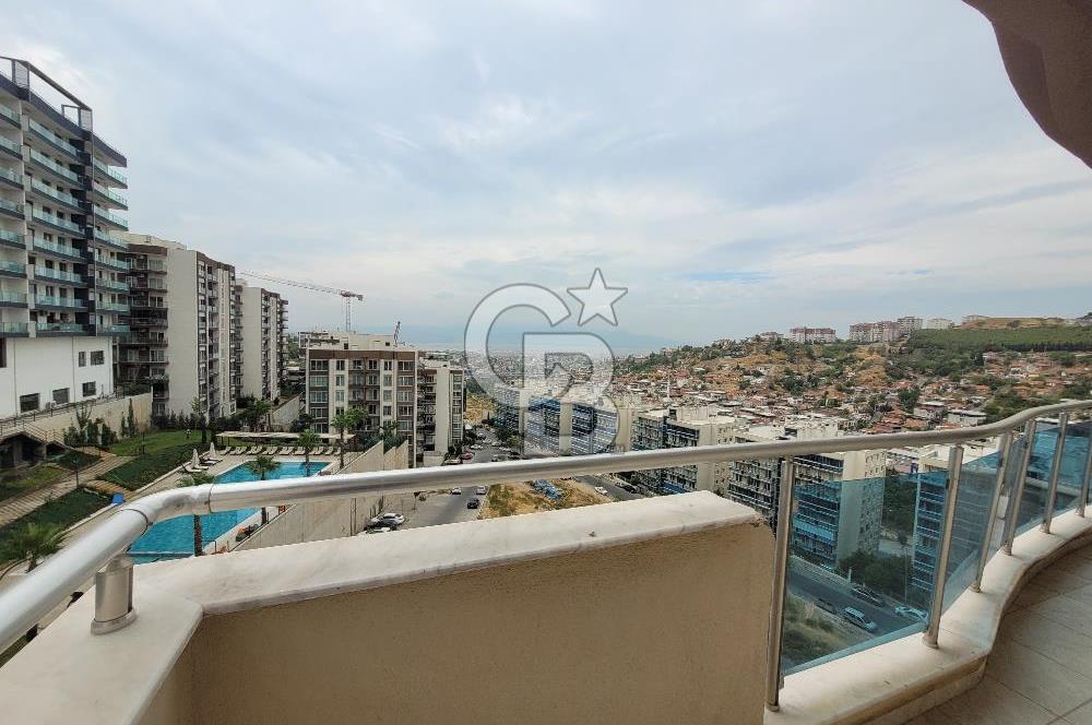 Bayraklı Yamanlar Deniz Manzaralı 3+1 Satılık Daire 