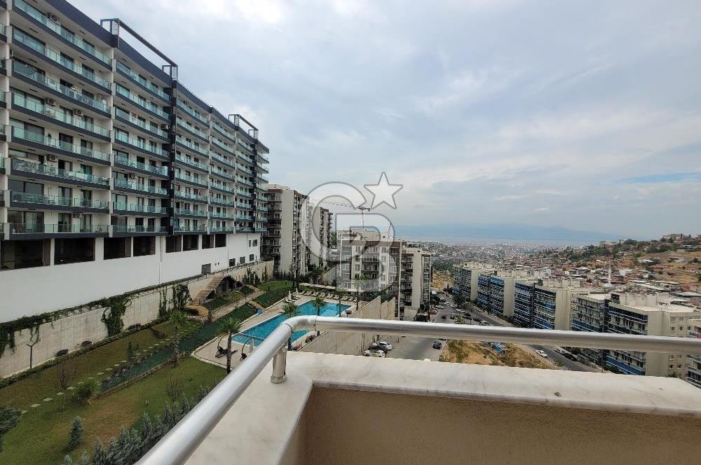 Bayraklı Yamanlar Deniz Manzaralı 3+1 Satılık Daire 