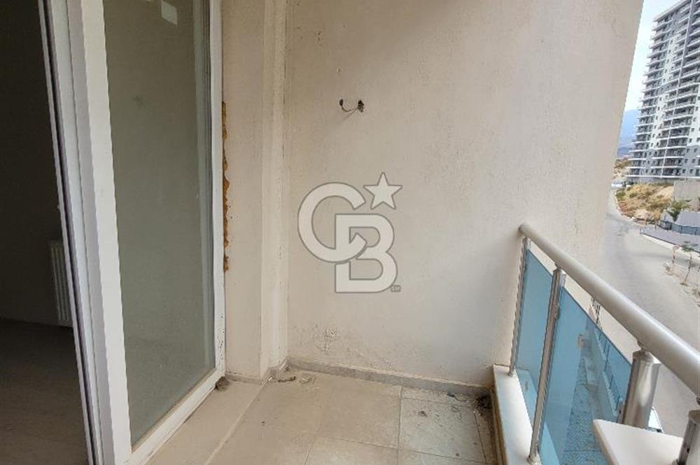 Bayraklı Yamanlar Deniz Manzaralı 3+1 Satılık Daire 