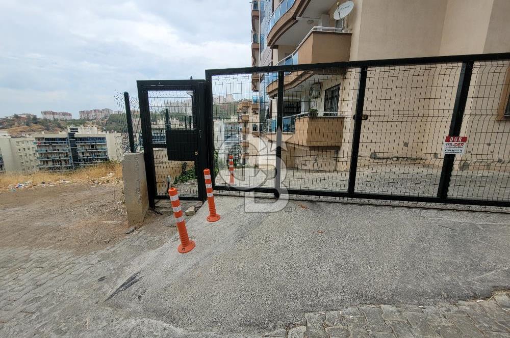 Bayraklı Yamanlar Deniz Manzaralı 3+1 Satılık Daire 