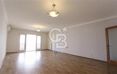 Karşıyaka Mavişehir Albatros Sitesinde Kiralık 3+1 154 M² Daire