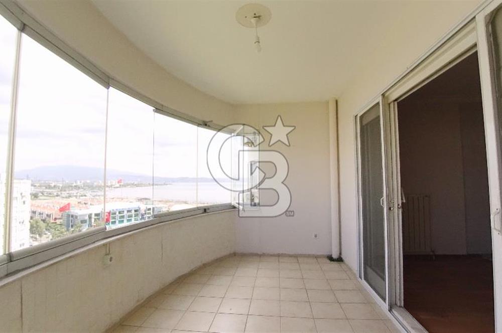 Karşıyaka Mavişehir Albatros Sitesinde Kiralık 3+1 154 M² Daire