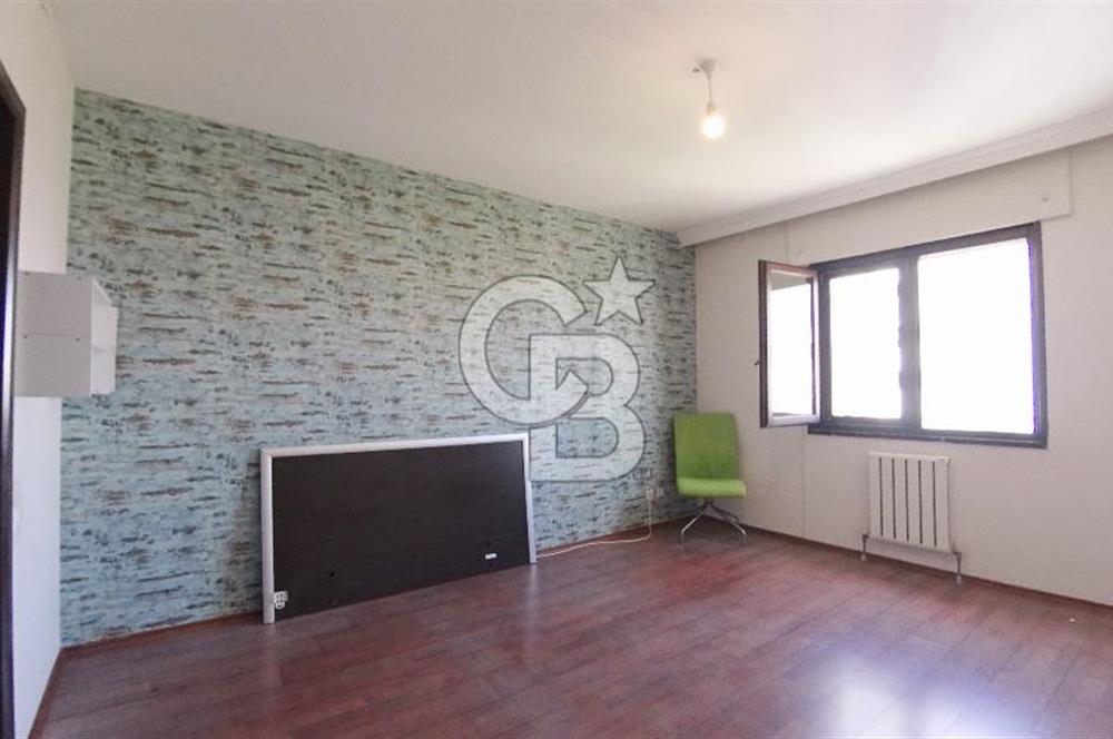 Karşıyaka Mavişehir Albatros Sitesinde Kiralık 3+1 154 M² Daire