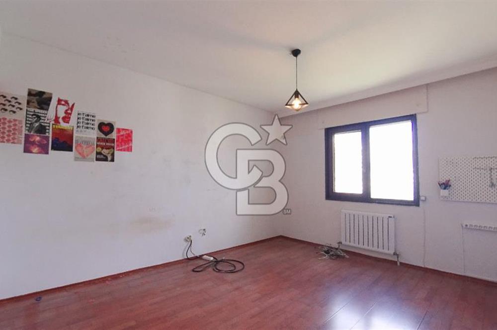 Karşıyaka Mavişehir Albatros Sitesinde Kiralık 3+1 154 M² Daire