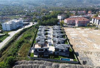 SAPANCANIN PRESTİJİ VE TABELA DEĞERİ EN YÜKSEK VİLLA OFİSİ