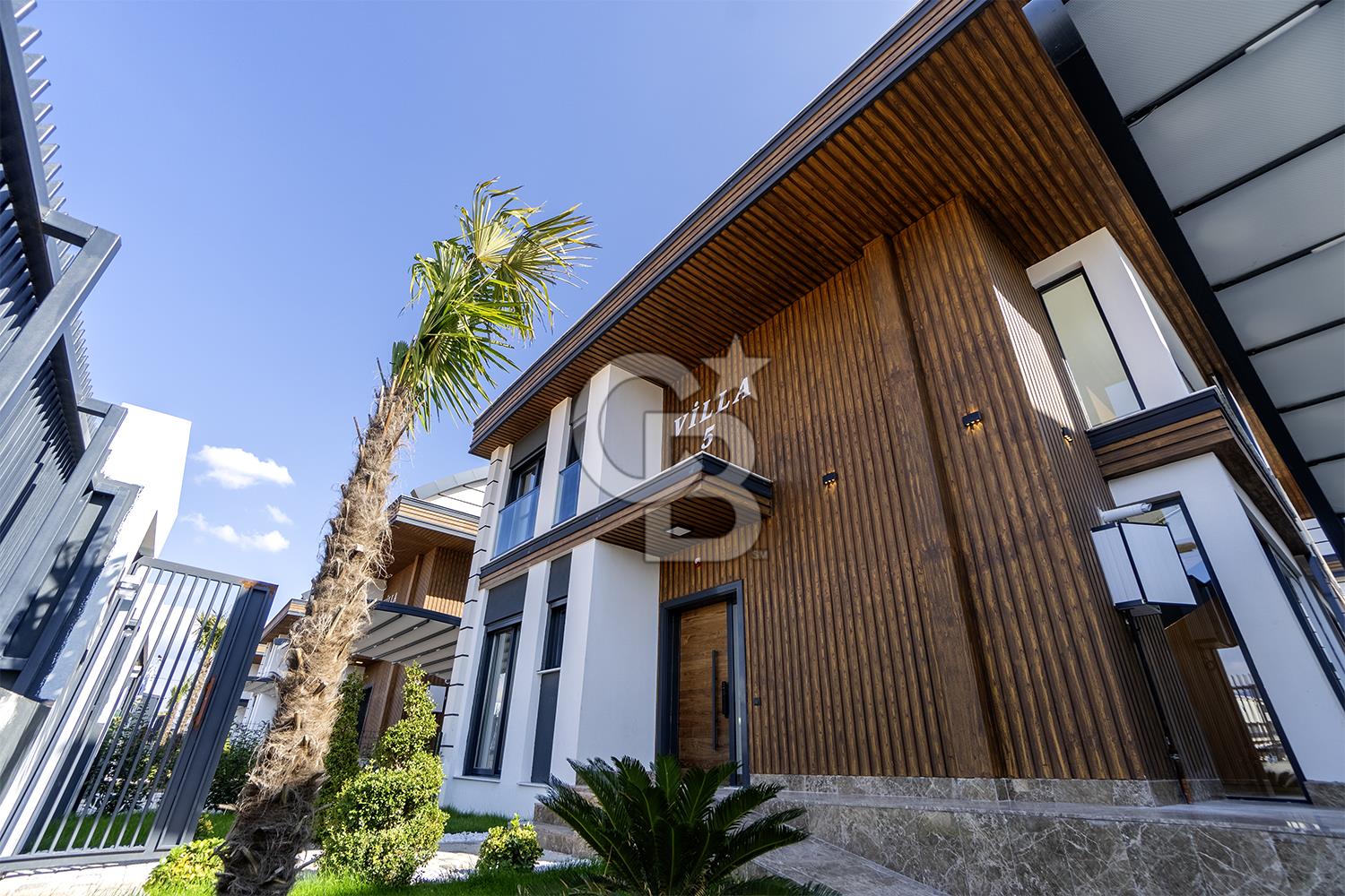 HAYALLERİ GERÇEĞE DÖNÜŞTÜREN SATILIK TRİPLEKS VİLLA