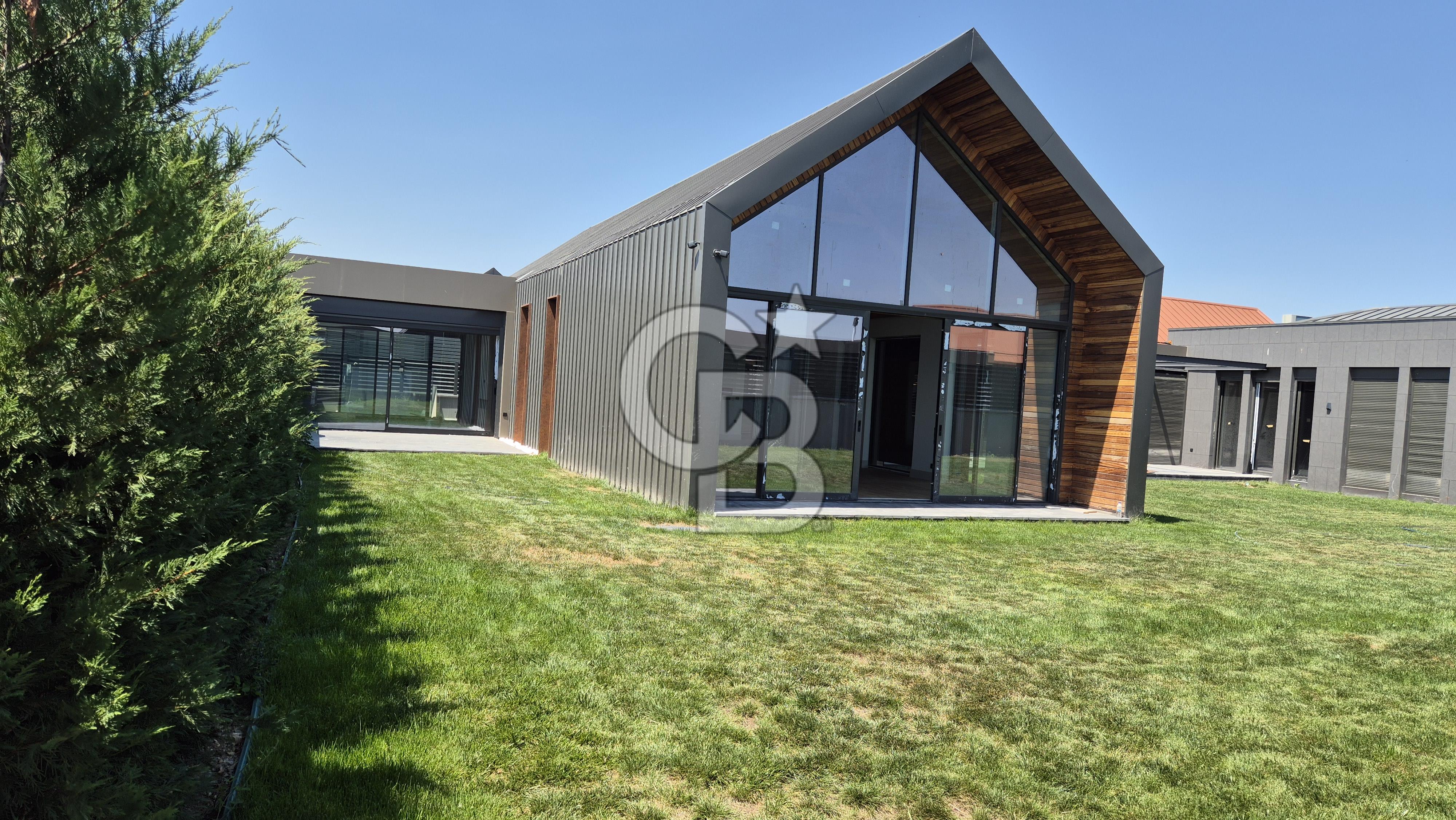 GÖLBAŞI BALLIKPINAR YEŞİL AVLUDA SATILIK ÇOK ÖZEL VİLLA