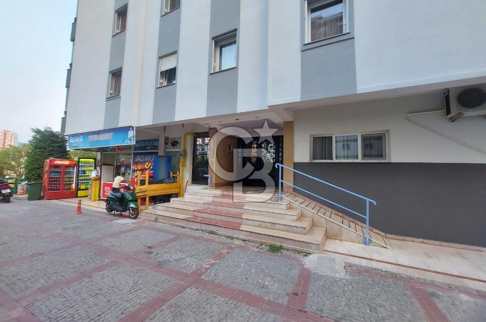 Karşıyaka Örnekköy Zeytinevleri Sitesi İçinde Havuzlu Satılık 3+1 Daire