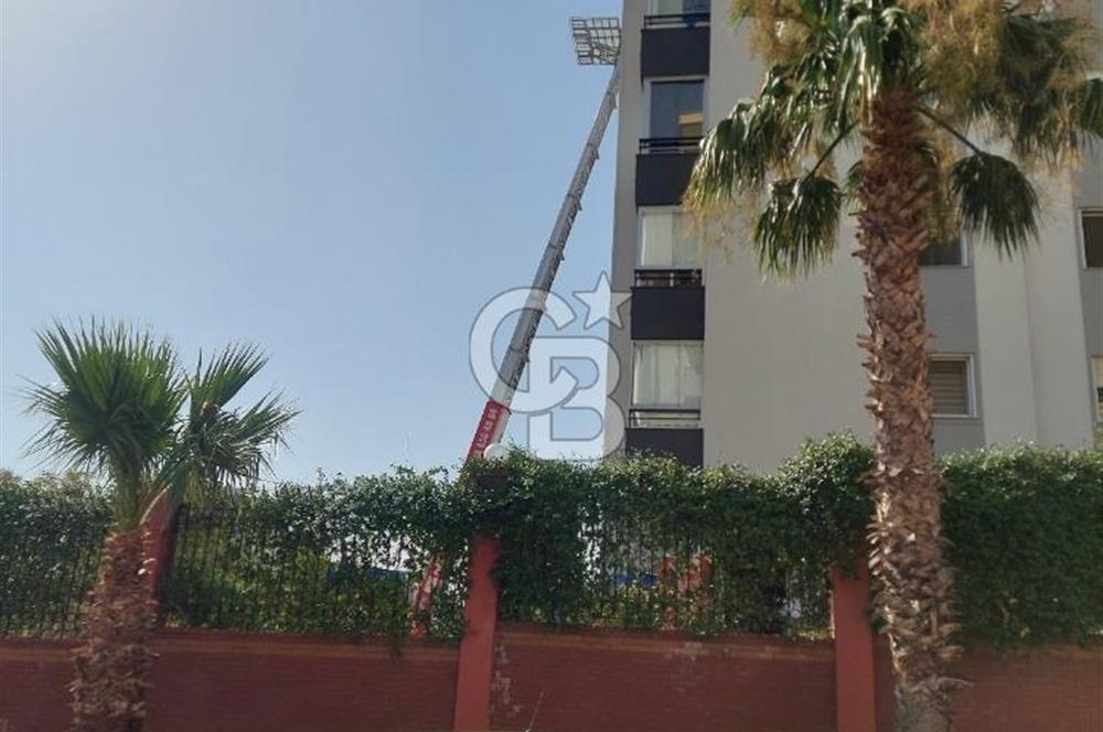 Karşıyaka Örnekköy Zeytinevleri Sitesi İçinde Havuzlu Satılık 3+1 Daire
