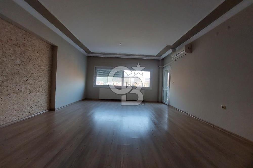 Karşıyaka Örnekköy Zeytinevleri Sitesi İçinde Havuzlu Satılık 3+1 Daire