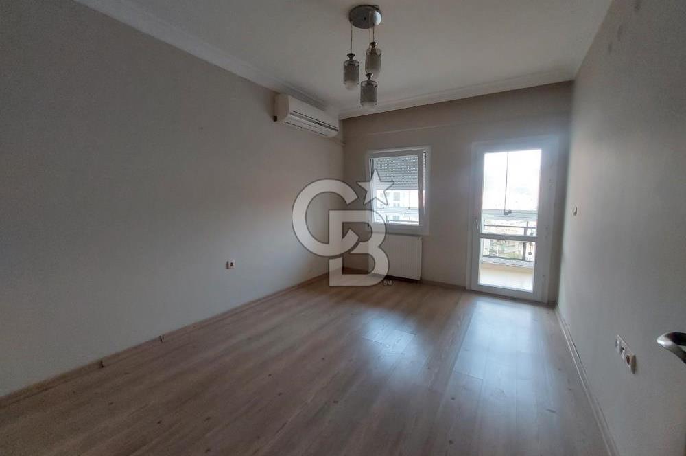 Karşıyaka Örnekköy Zeytinevleri Sitesi İçinde Havuzlu Satılık 3+1 Daire