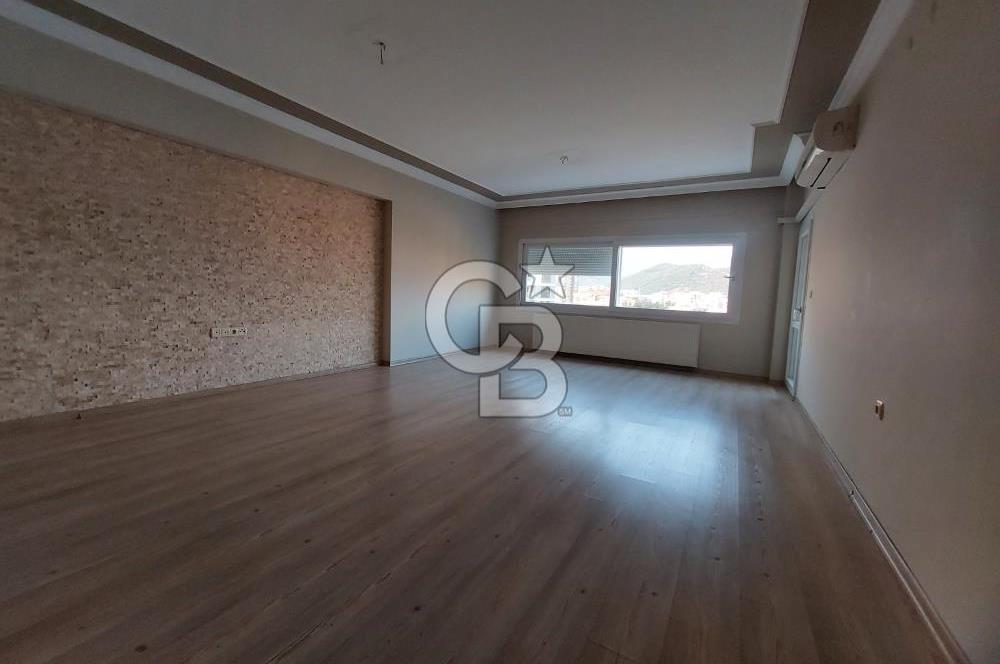 Karşıyaka Örnekköy Zeytinevleri Sitesi İçinde Havuzlu Satılık 3+1 Daire