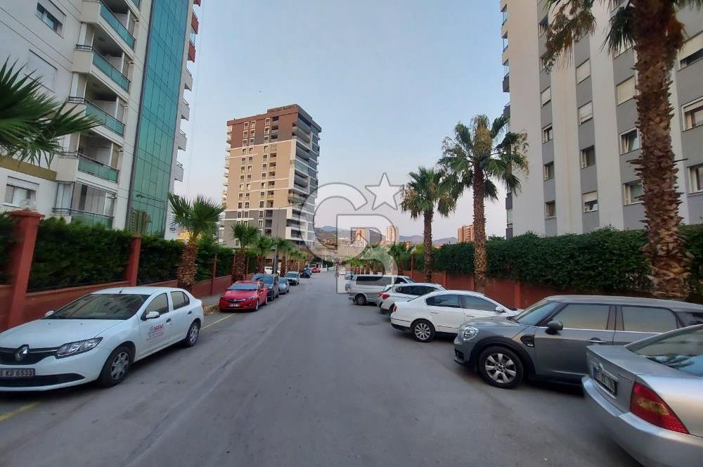 Karşıyaka Örnekköy Zeytinevleri Sitesi İçinde Havuzlu Satılık 3+1 Daire