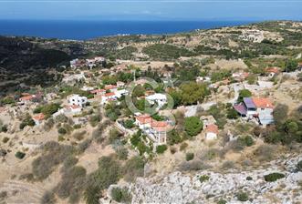 Karaburun Bozköy'de 506 m2 Kargir Ev ve Bahçesi