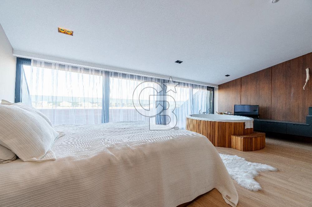 BUTİK SİTE İÇERİSİNDE SATILIK TRİPLEKS VİLLA (ASANSÖRLÜ)