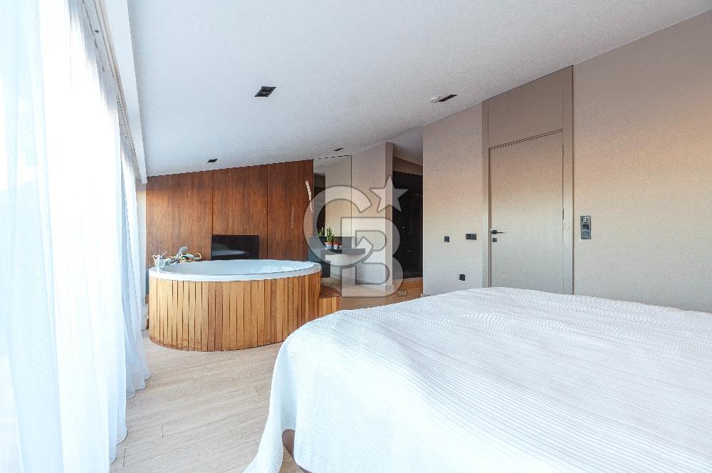 BUTİK SİTE İÇERİSİNDE SATILIK TRİPLEKS VİLLA (ASANSÖRLÜ)