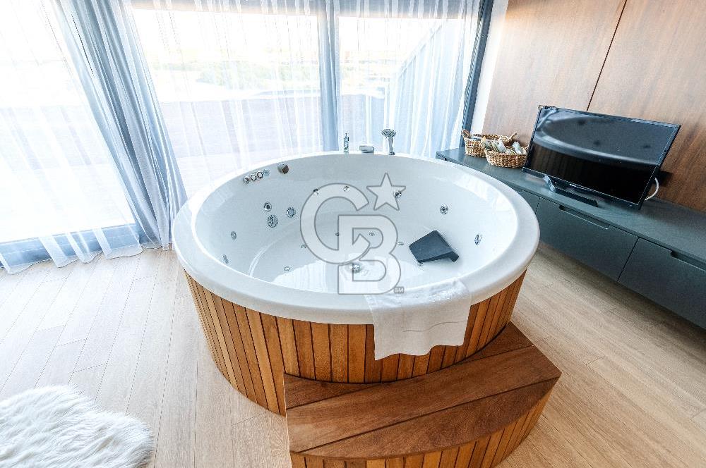 BUTİK SİTE İÇERİSİNDE SATILIK TRİPLEKS VİLLA (ASANSÖRLÜ)