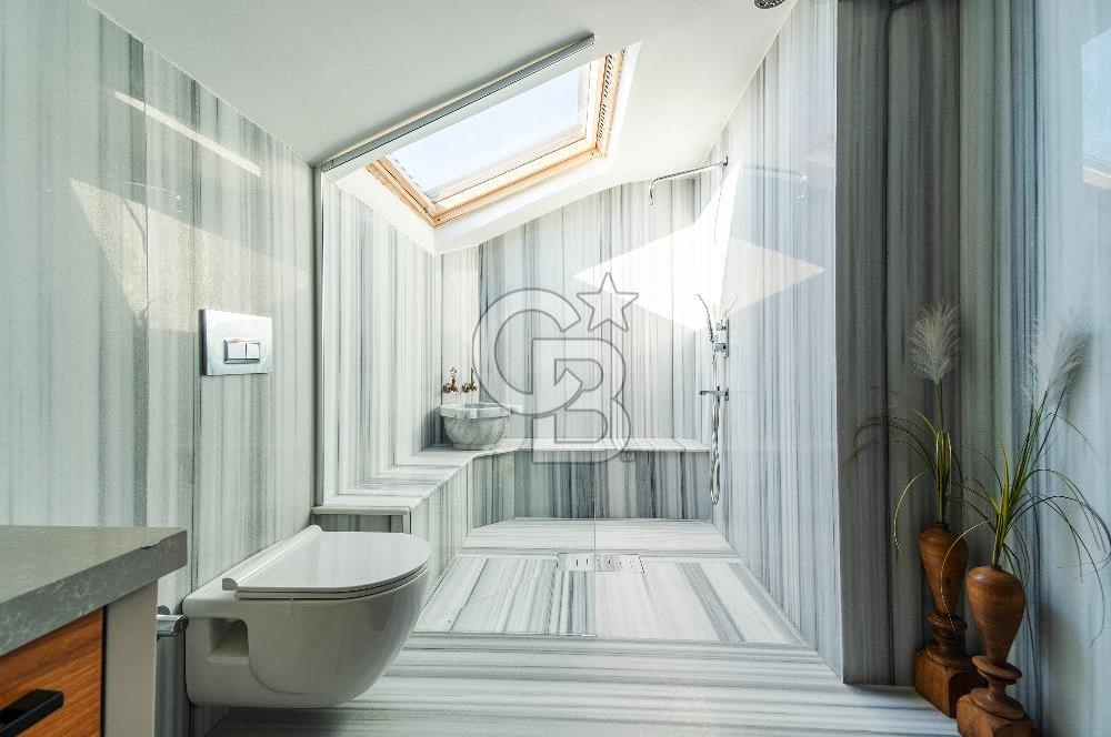 BUTİK SİTE İÇERİSİNDE SATILIK TRİPLEKS VİLLA (ASANSÖRLÜ)